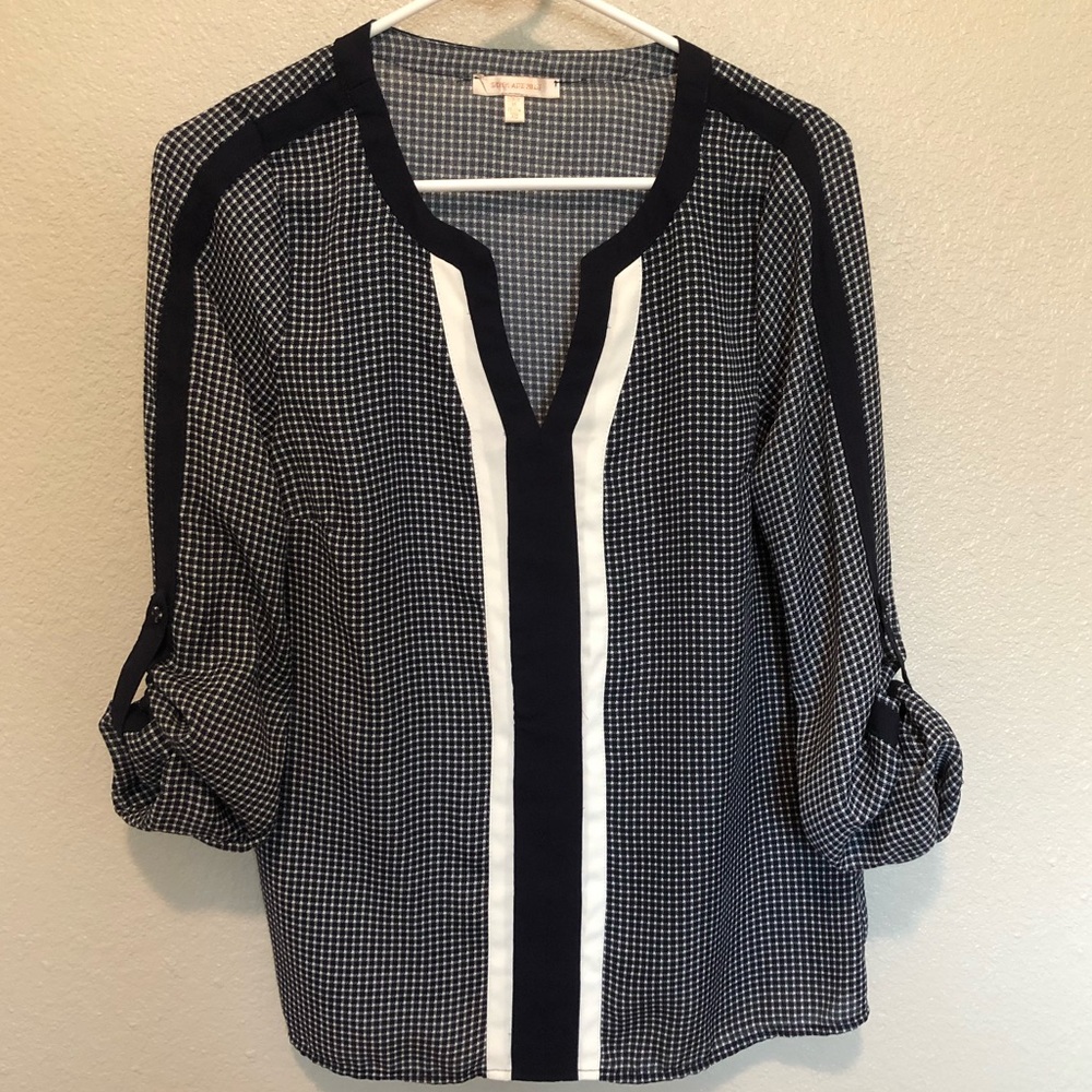 3/$20 NWOT Navy and white blouse